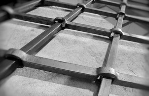 realizzazione grate per finestre in ferro a roma